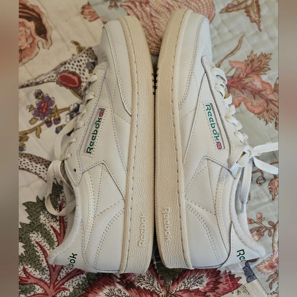 Reebok White and Green Sneakers - Picture 6 of 12